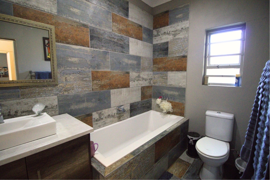 3 Bedroom Property for Sale in Sherwood Eastern Cape